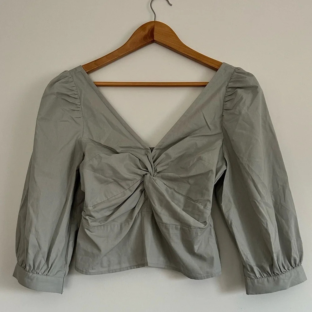 Abercrombie & Fitch Light Gray Twist-Front Puff Sleeve Top